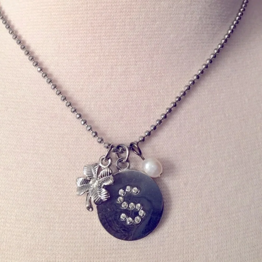 Silver rhinestone  S necklace